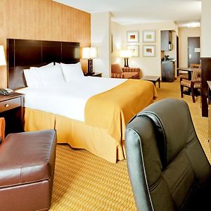 Queen Suite Two Queen Beds